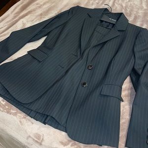 Ladies Skirt Suit